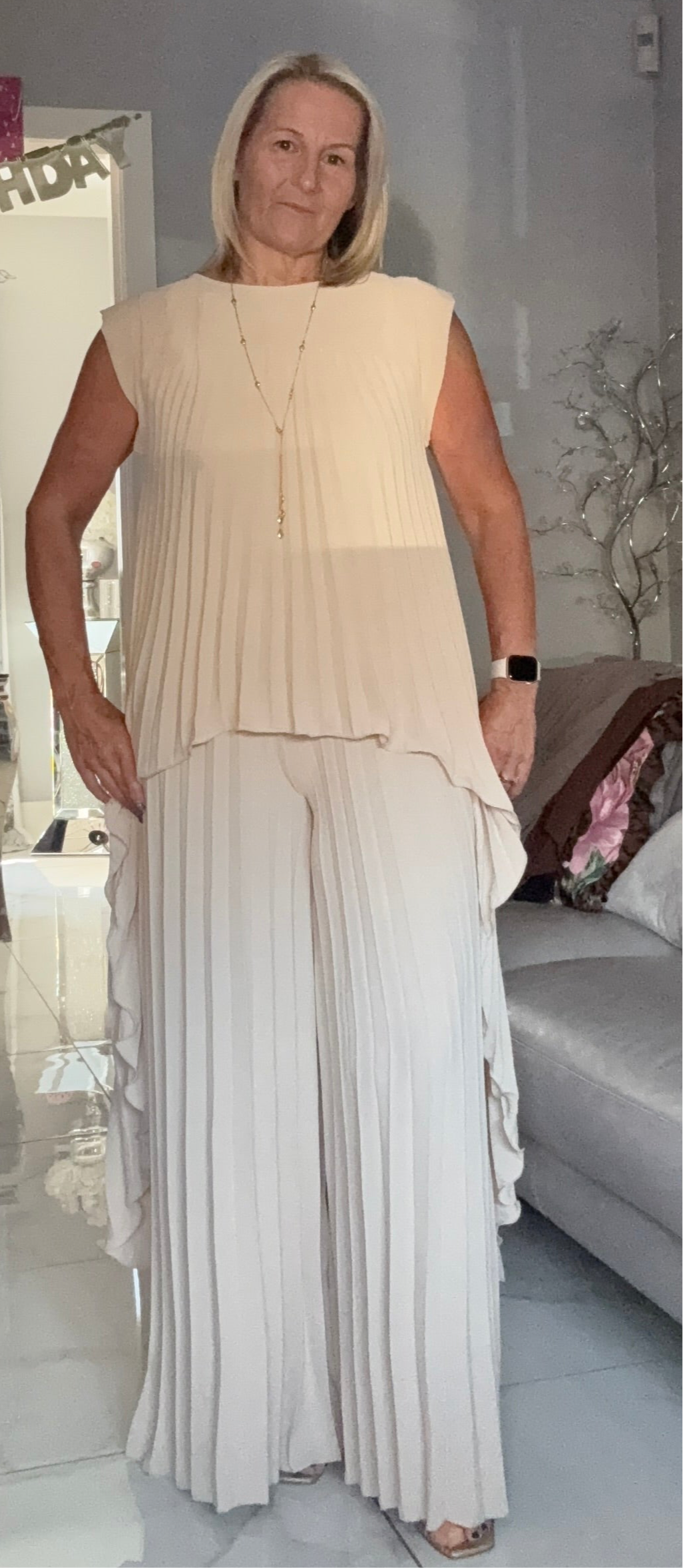 Pleated Dipped hem suit