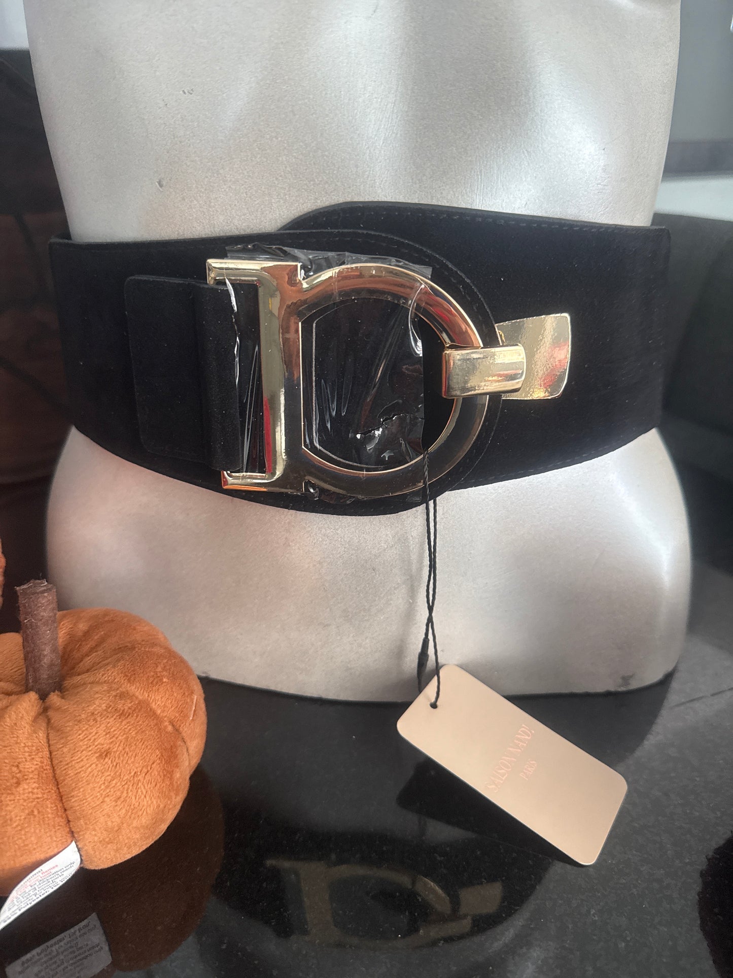 Wide elastic back gold clasp belt