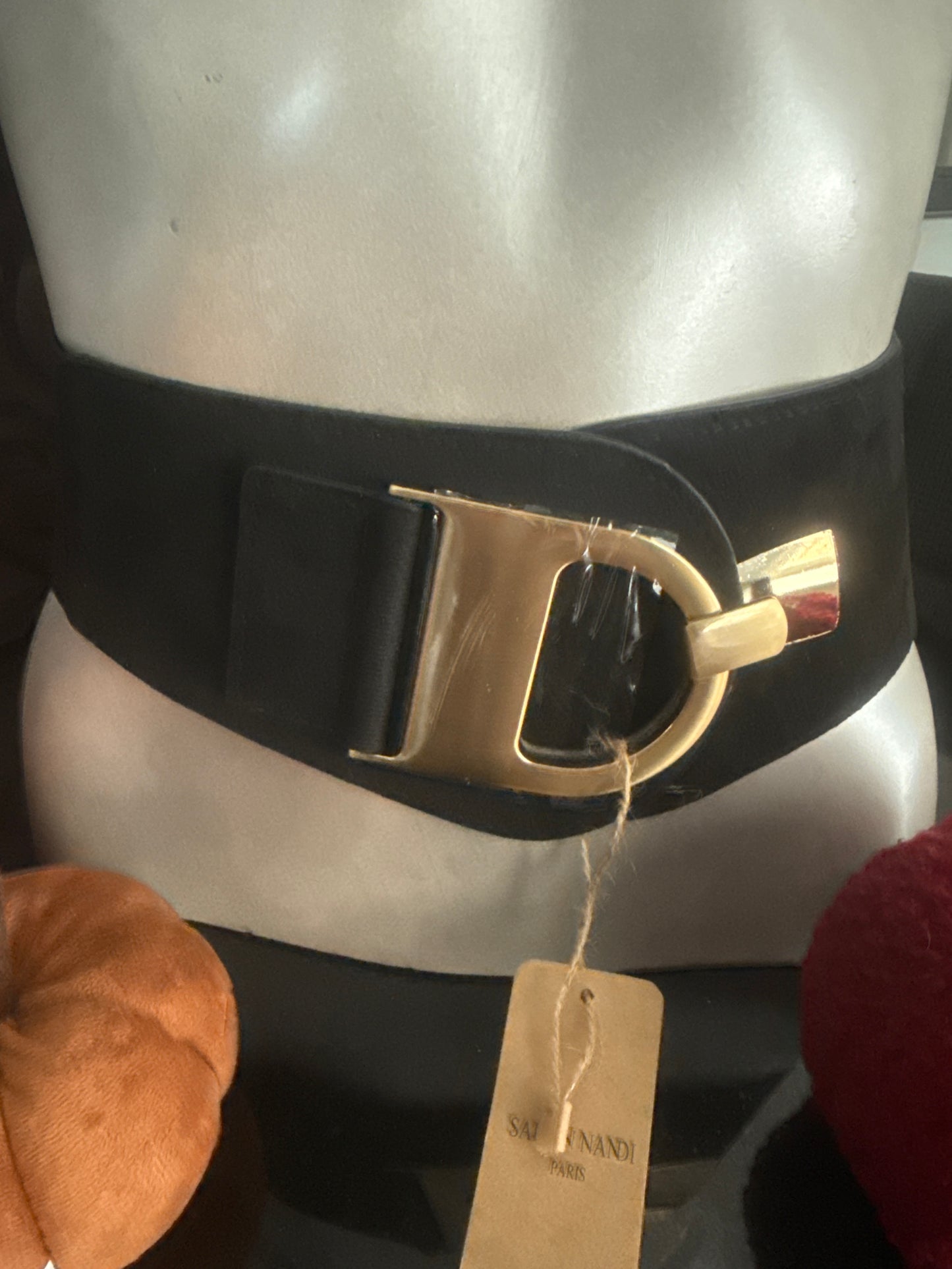 Wide front gold D detail belt