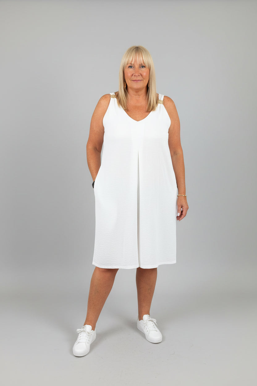 white jade playsuit using a selfie
