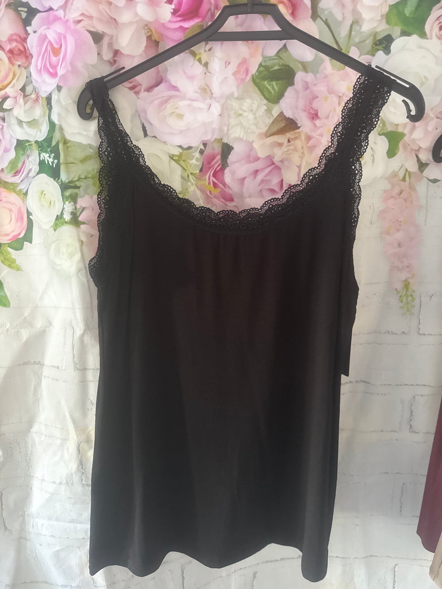 Lace trim Dupe vest tops