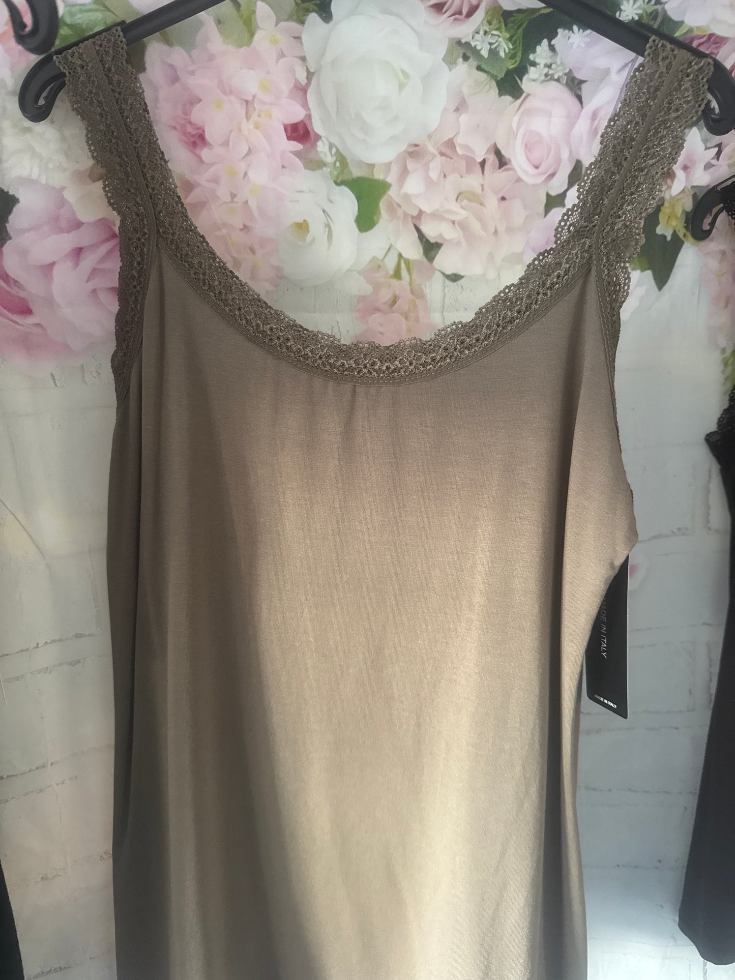 Lace trim Dupe vest tops