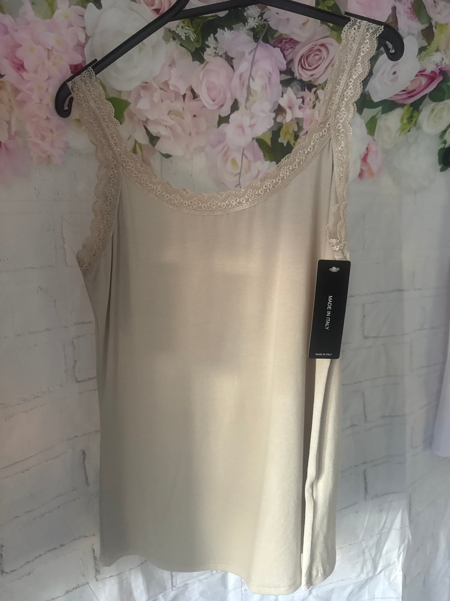 Lace trim Dupe vest tops