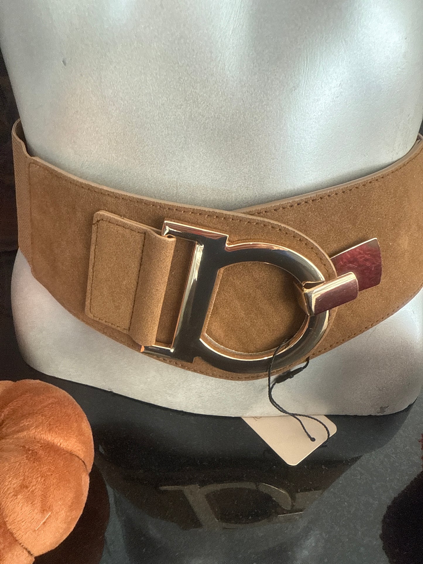 Wide elastic back gold clasp belt