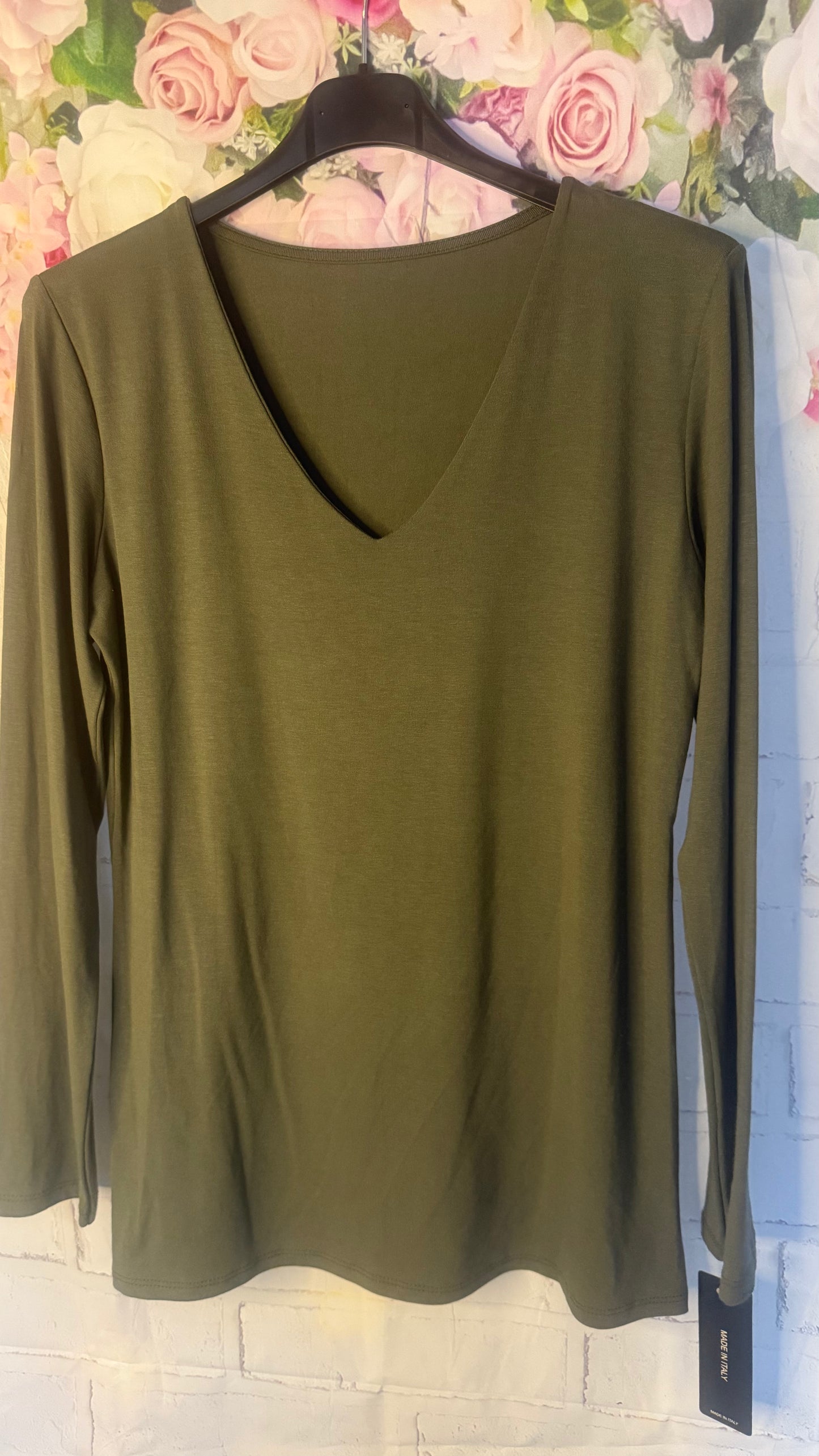 Dupe v neck layered top