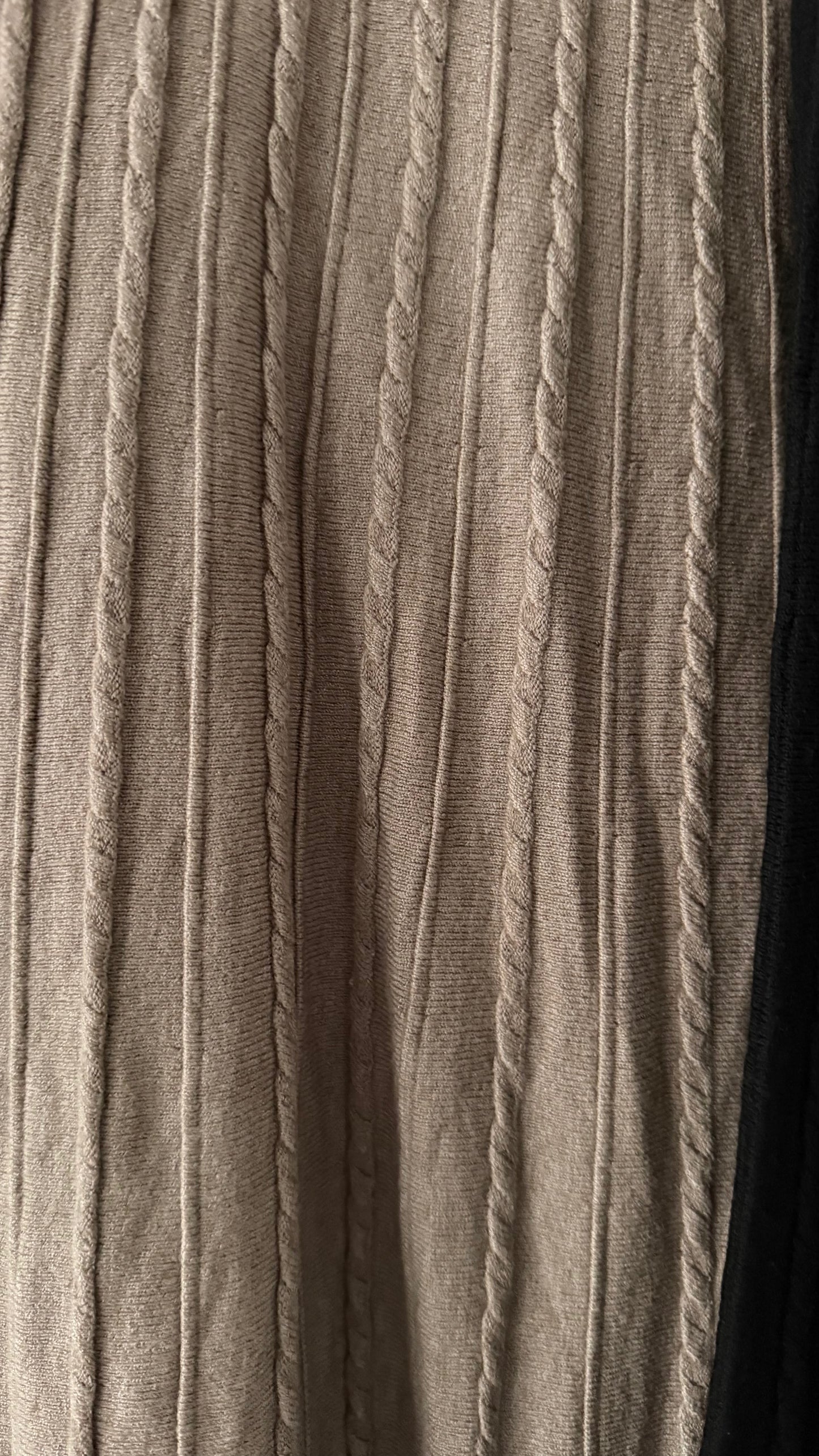 Cable Knit Elastic Waist Skirt