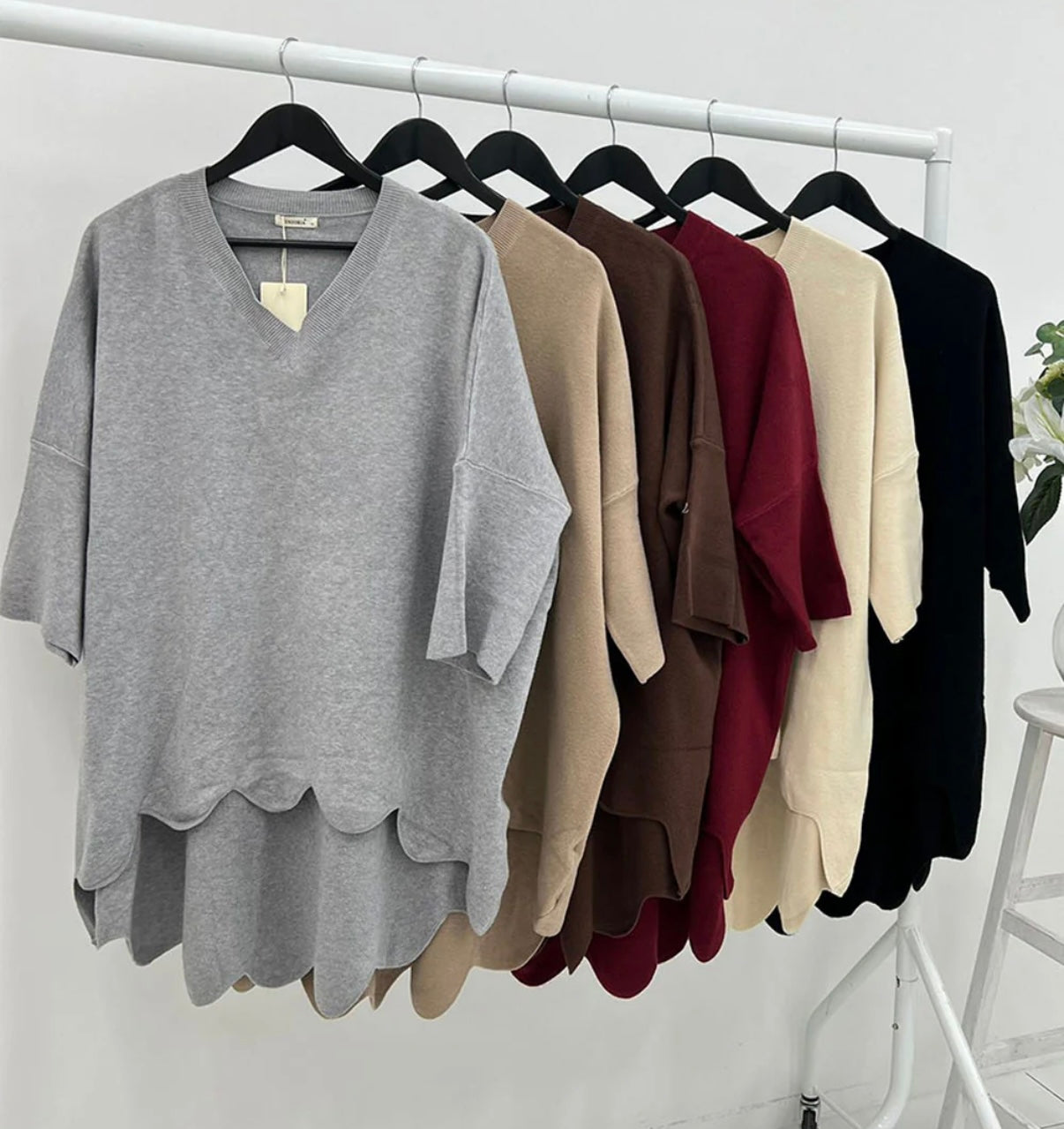 V-Neck Scalloped Edge Jumper