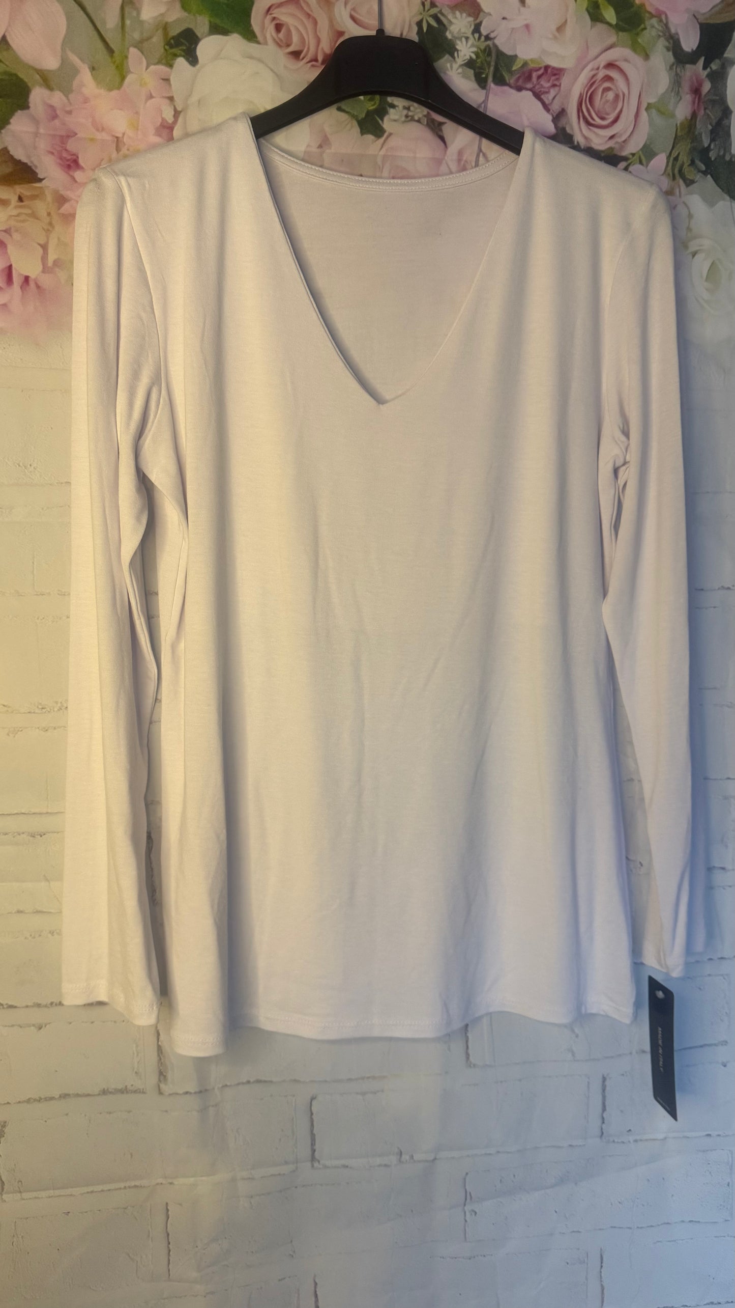 Dupe v neck layered top